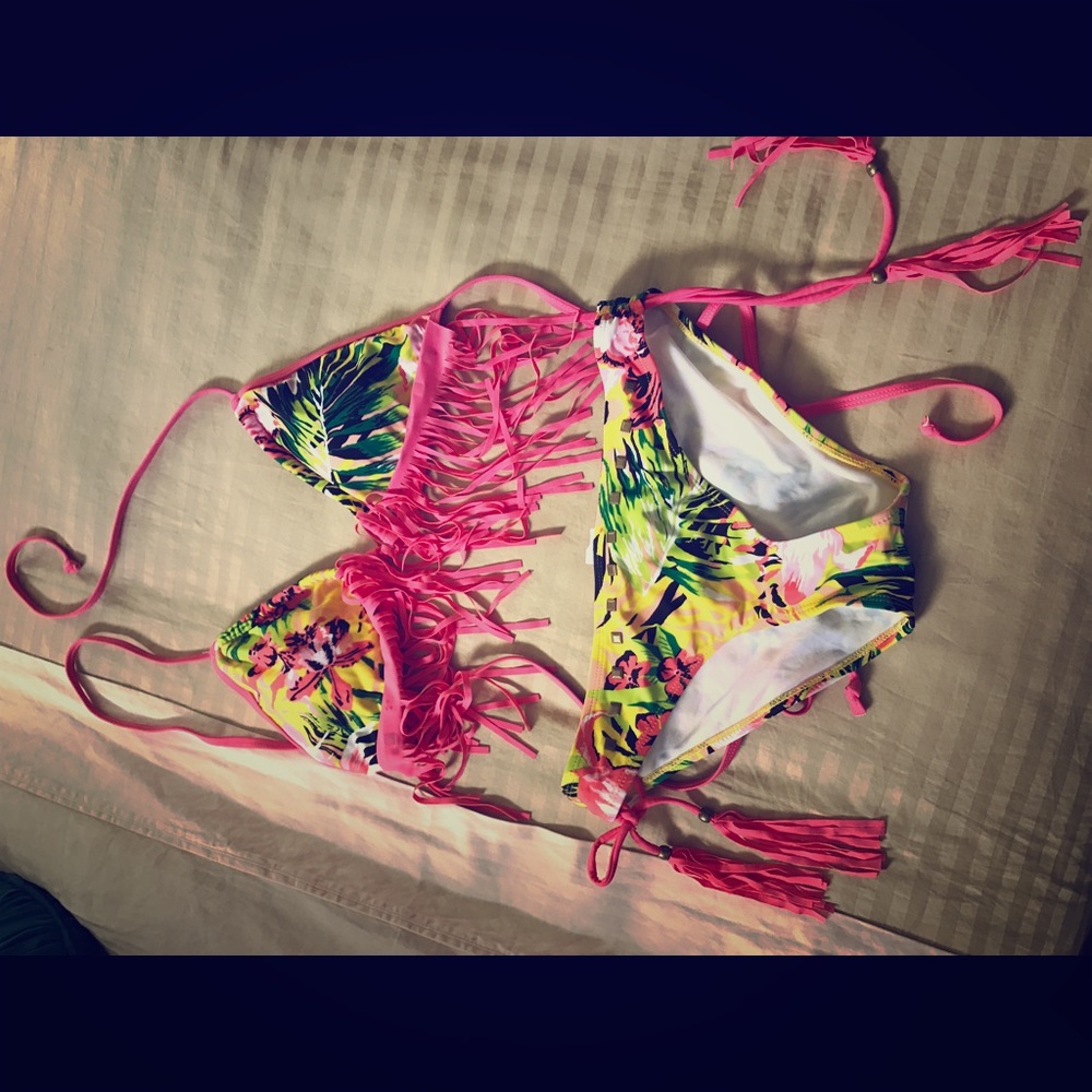 Tropical Print Fringe Triangle Bikini, US 6